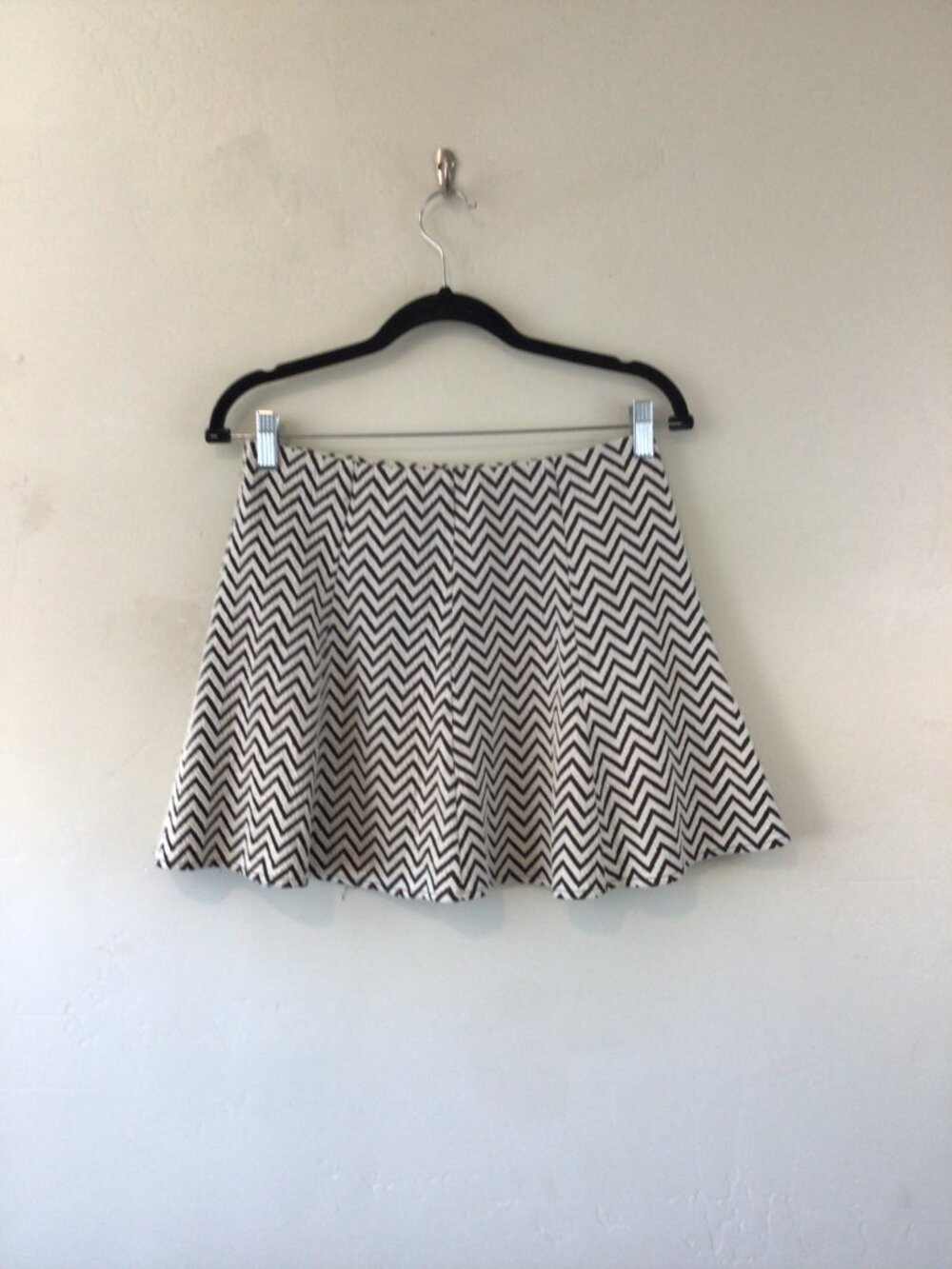 Aeropostale Chevron Striped Elastic Waist Mini Skirt - Picture 2 of 4